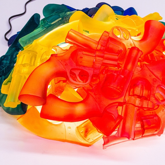 Gun Covered Wall Lamp Hanging lamp, plastic guns - Picture 4 of 8